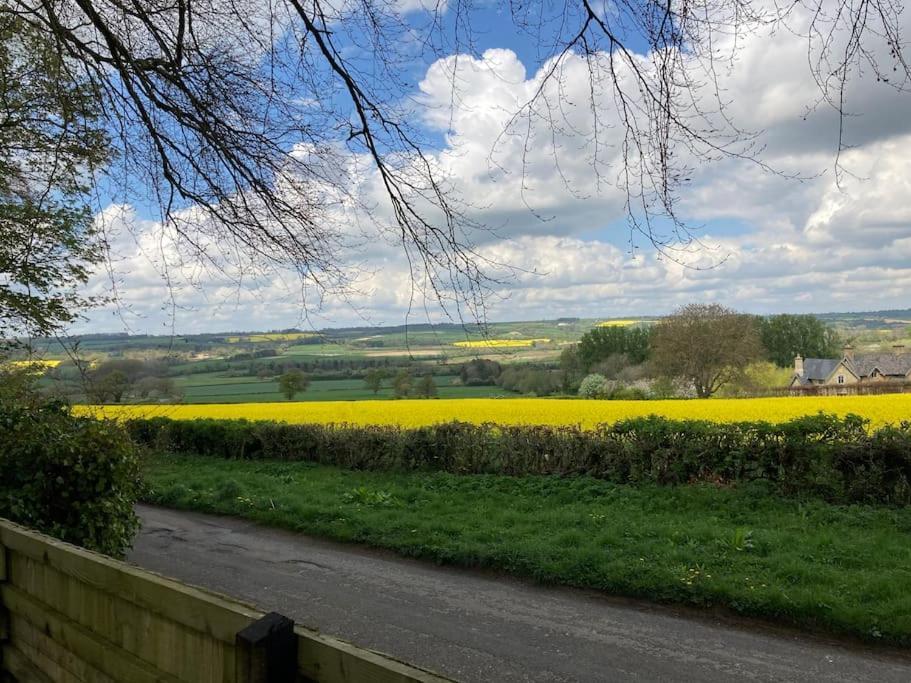 Cosy Retreat In The Heart Of The Cotswolds. Apartment Chipping Norton Bagian luar foto
